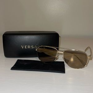 Gold Metal Versace size 58 sunglasses